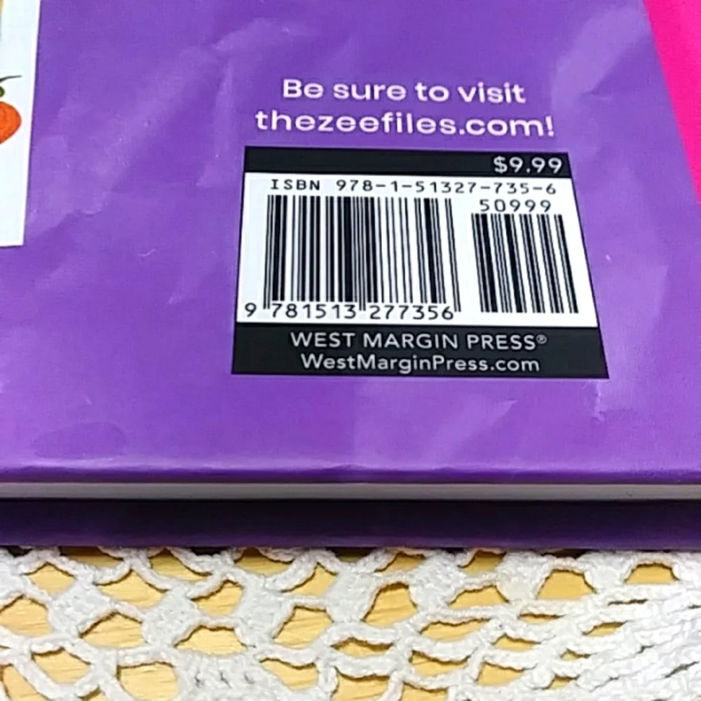 The Zee Files: Girl/Friend - by Tina Wells, hardback